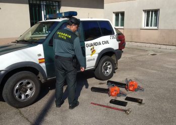 Detenidos dos porriñeses con 51 antecedentes por un robo en una ferretería de Gondomar