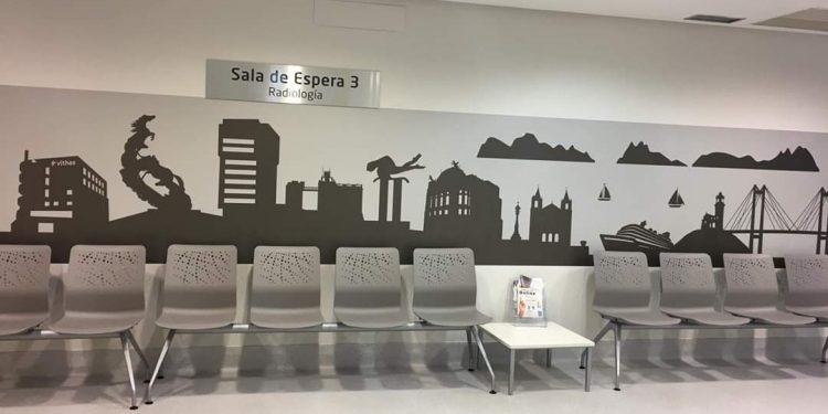 Los símbolos de Vigo ya decoran el Hospital Vithas