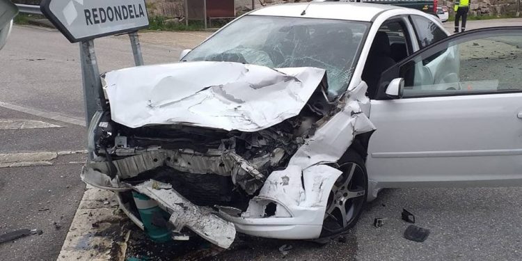 Al menos cinco heridos en dos accidentes graves en el mismo punto de Mos