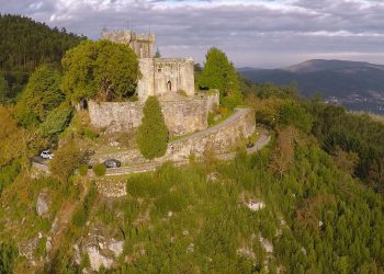 O Castelo de Sobroso acolle este xoves un desfile de traxes nupciais