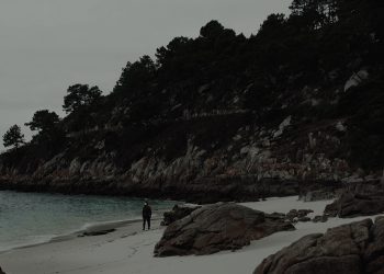 Un futuro distópico no que Cíes é o último paraíso natural