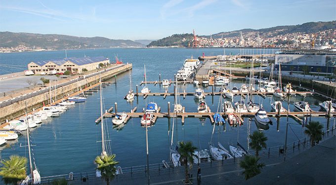 El Puerto de Vigo impondrá multas por arrojar basura al mar