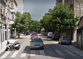 Tres heridos en Vigo tras colisionar dos coches y atropellar a un peatón