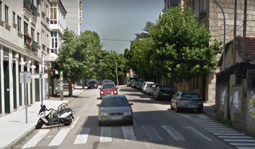 Tres heridos en Vigo tras colisionar dos coches y atropellar a un peatón