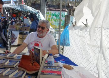 Laureano Oubiña aprovecha San Blas para promocionar su libro en Vigo