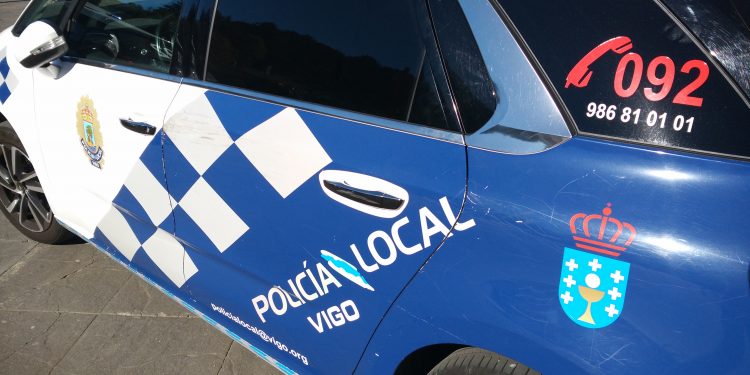 Auxilian en Vigo a un octogenario que llevaba tres horas tirado en el suelo de su casa