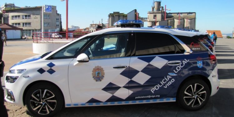 Auxilian en un piso de Vigo a una sexagenaria que se cortó el cuello al sufrir una caída