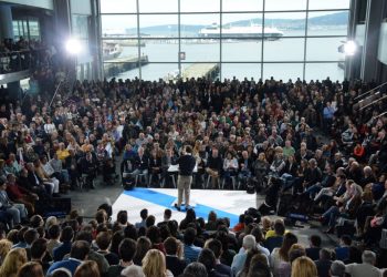 Feijóo abre a súa campaña en Vigo: "Son e serei un presidente libre"