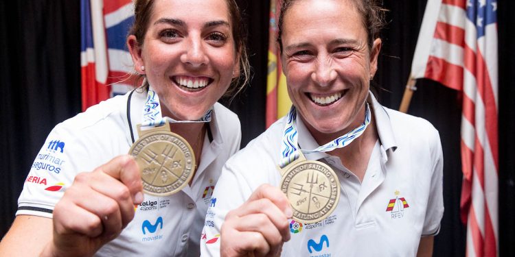 La vela gallega pone en Australia dos picas olímpicas