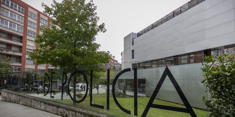 Detenido un atracador con 29 antecedentes por robar en una farmacia de Vigo