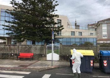 Nigrán emprende a desinfección dos accesos ás residencias de maiores