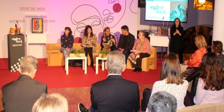 A sede da Deputación en Vigo acolle a mostra «Sempre marzo»