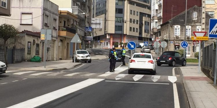 A Policía Local de Ponteareas intensifica os controis de persoas e vehículos