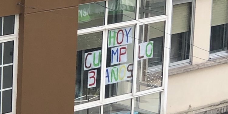 Cumpleaños en cautividad