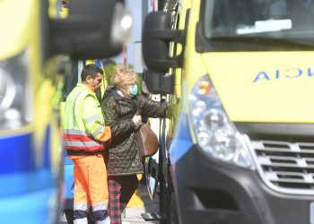 A área sanitaria de Vigo pon en marcha un proxecto de voluntariado para loitar contra o COVID-19