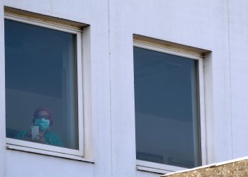 Vigo recibe la mejor noticia y el Cunqueiro da el alta a dos mujeres que superaron el coronavirus