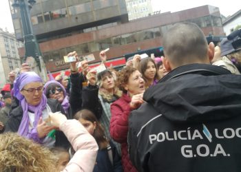 Vigo abre el 8M con una performance reivindicativa