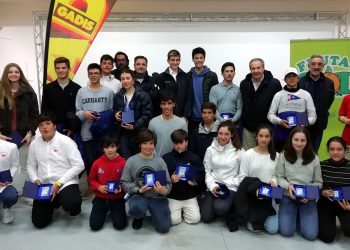 Pablo Astiazarán, del Náutico, se impuso al campeón gallego en la Regata Ría de Vigo