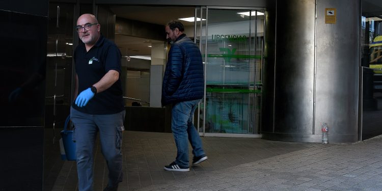 Povisa refuerza su plantilla con 40 médicos, enfermeras y limpiadoras