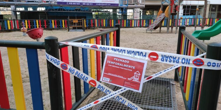 Vigo ordena cerrar los parques infantiles y aplaza la Reconquista