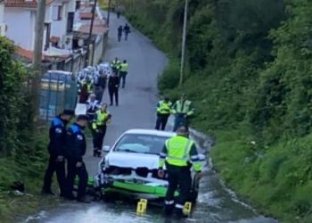 Mueren dos motoristas en un accidente de tráfico en Cangas