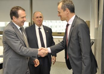 Caballero y Duque acuerdan que los ayuntamientos sean «correa de transmisión» de la ciencia