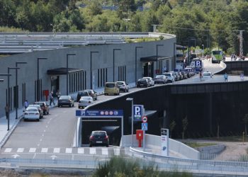 Caballero pide a la Xunta que el aparcamiento del Álvaro Cunqueiro sea gratuito ante la crisis sanitaria