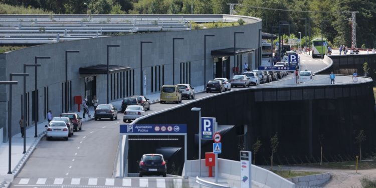 Caballero pide a la Xunta que el aparcamiento del Álvaro Cunqueiro sea gratuito ante la crisis sanitaria