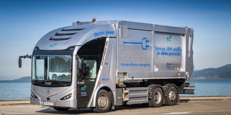 Vigo incorpora ao seu servizo de limpeza un camión ecolóxico de forma experimental