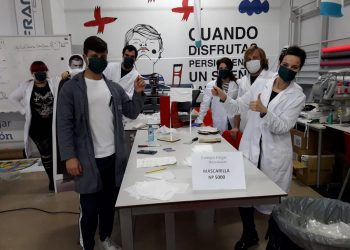 O colexio Hogar de Vigo fabrica en tempo récord máis de 5.000 máscaras sanitarias