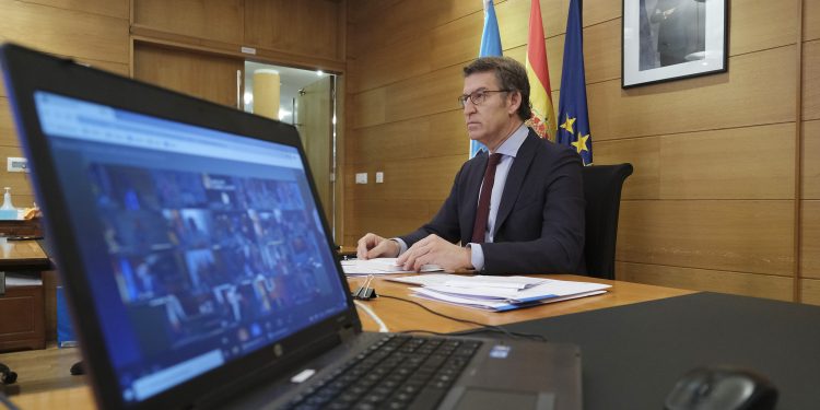 Feijóo lanza duras críticas ao Goberno pola falta de material sanitario