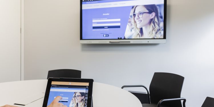 IESIDE empieza a impartir sus clases a distancia en Vigo