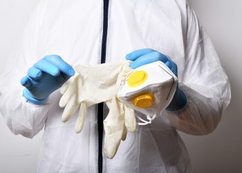 Kit de supervivencia frente al coronavirus (IV): cómo quitarse los guantes