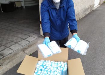 La Policía Local y Nacional iniciarán este lunes el reparto de miles de mascarillas en Vigo