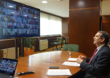 Caballero y Sánchez pactan la labor «central» de los ayuntamientos en la «desescalada»