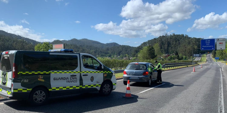 Detenido un joven reclamado por la Justicia durante un control policial en la A52
