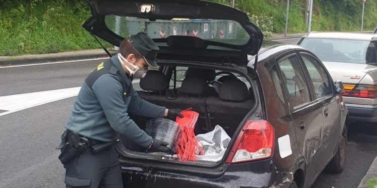 Investigan por estafa a un vecino de Chapela que vendía mascarillas y pantallas en Moaña