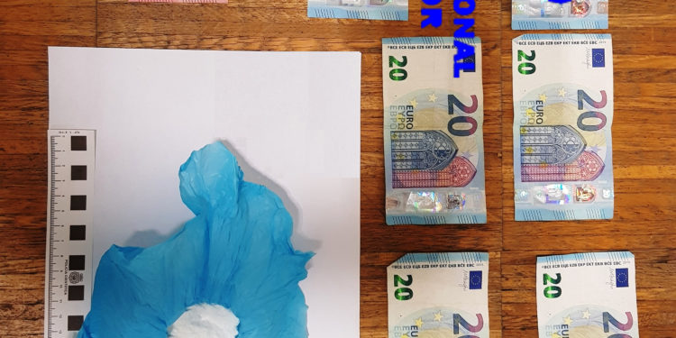 Detenido un joven que circulaba entre Vigo y Redondela con 300 dosis de cocaína en roca