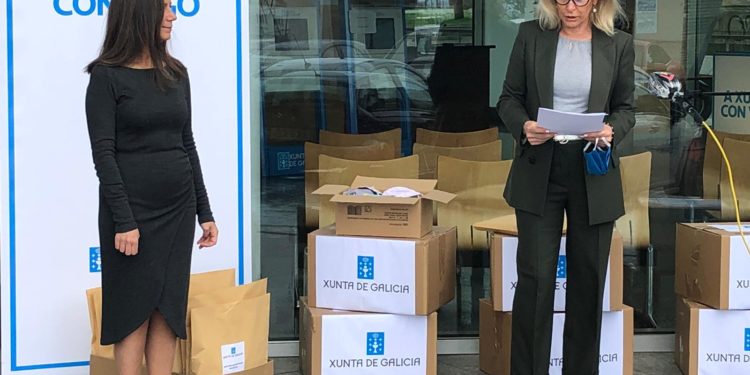 A Xunta facilita de balde máscaras para nenos a través de farmacias e Cáritas