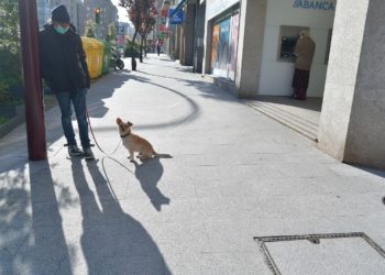 El área sanitaria de Vigo supera por primera vez el millar de positivos aislados en casa