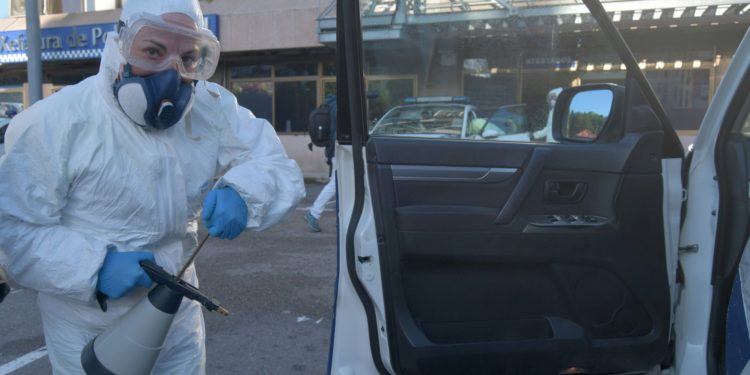 Los hospitales de Vigo siguen reduciendo ingresos pese a aumentar los positivos por Covid-19