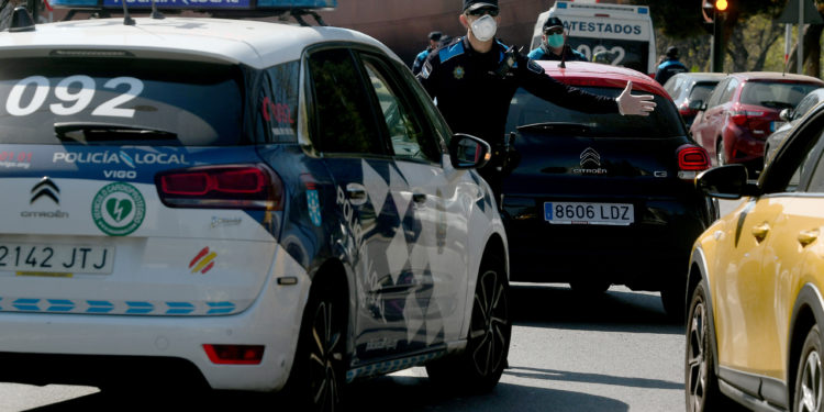 Detenido un hombre en Vigo por amenazar a sus vecinos con un machete y resistirse al arresto