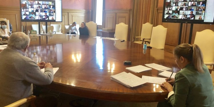 Silva ofrece un pacto coas administracións para dar resposta ás fases da desescalada