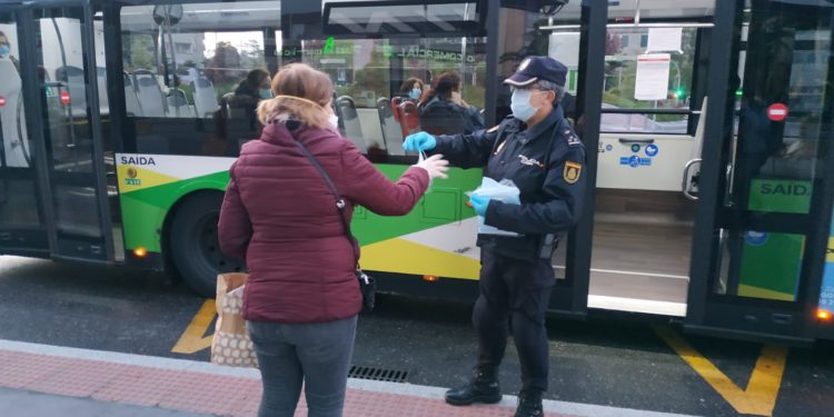 Empiezan a repartirse en Vigo las mascarillas enviadas por el Gobierno