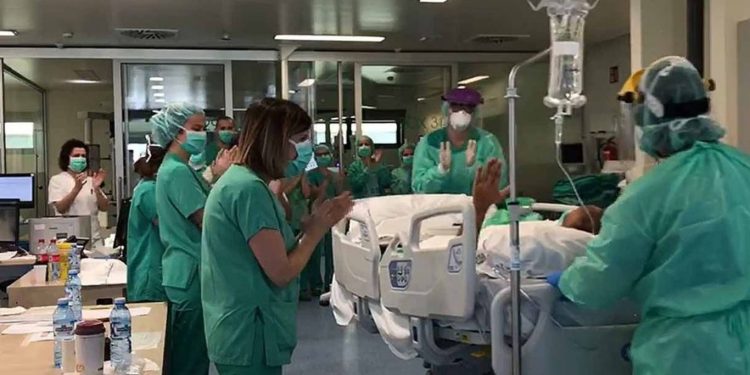 El primer ingresado en Vigo por coronavirus recibe el alta