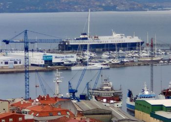 Recala en Vigo el descomunal crucero maxi del mayor promotor inmobiliario de Nueva York
