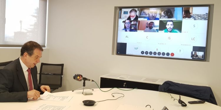 Abel Caballero renuncia a la mitad de su nómina de abril