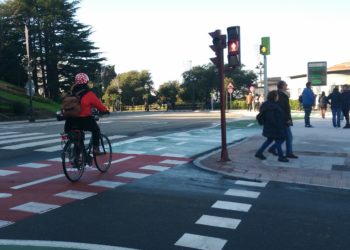 Vigo da un paso más en la integración del carril bici con la señalización de ocho cruces