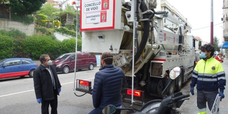 Vigo incorpora un camión con 10.000 litros de capacidade para desinfectar o rural
