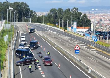 La Policía Nacional intensifica los controles en los accesos de Vigo y Redondela